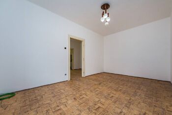 7. Ložnice - Pronájem bytu 2+1 v osobním vlastnictví 49 m², Praha 10 - Strašnice