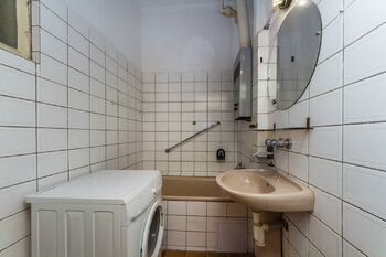 8. Koupelna - Pronájem bytu 2+1 v osobním vlastnictví 49 m², Praha 10 - Strašnice