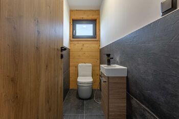 samostatné WC - Prodej domu 133 m², Vacov
