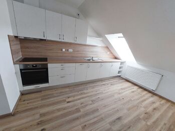 Pronájem bytu 3+kk v osobním vlastnictví 96 m², Komořany
