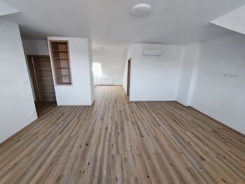 Pronájem bytu 3+kk v osobním vlastnictví 96 m², Komořany