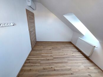 Pronájem bytu 3+kk v osobním vlastnictví 96 m², Komořany