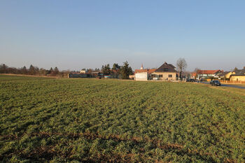 Prodej pozemku 1482 m², Račiněves
