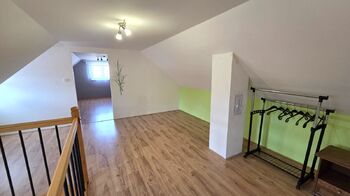 první podkrovní místnost - Prodej domu 128 m², Jaroměřice nad Rokytnou