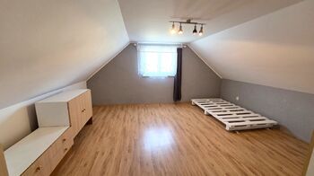 druhá podkrovní místnost - Prodej domu 128 m², Jaroměřice nad Rokytnou