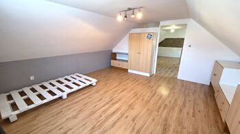 druhá podkrovní místnost - Prodej domu 128 m², Jaroměřice nad Rokytnou