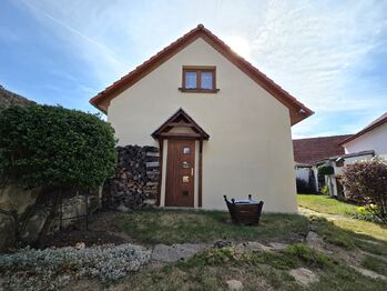 pohled na hlavní vchod - Prodej domu 128 m², Jaroměřice nad Rokytnou