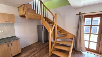 schody do podkroví - Prodej domu 128 m², Jaroměřice nad Rokytnou