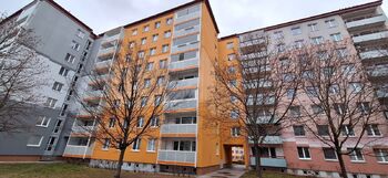Pohled na dům z ulice - Pronájem bytu 3+1 v osobním vlastnictví 62 m², Brno