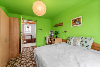 2. NP, ložnice č. 1 - Prodej domu 173 m², Mladý Smolivec
