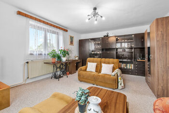 2. NP, obývací pokoj - Prodej domu 173 m², Mladý Smolivec