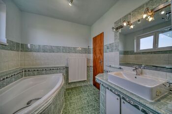 Pronájem bytu 2+1 v osobním vlastnictví 61 m², Městec Králové