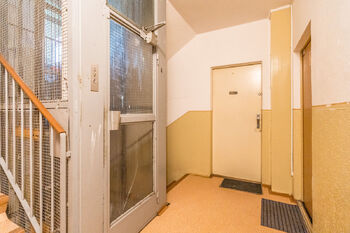 Výtah - Prodej bytu 2+1 v osobním vlastnictví 64 m², Bílina