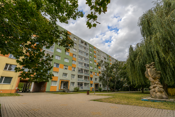 Budova - Prodej bytu 2+1 v osobním vlastnictví 64 m², Bílina 