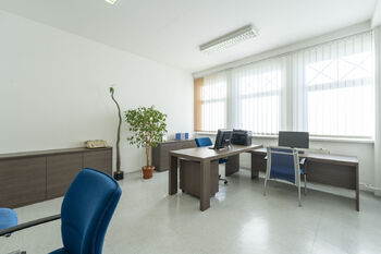 Prodej kancelářských prostor 81 m², Vsetín