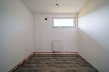 šatna - Prodej domu 119 m², Kyselka