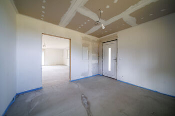 předsíň - Prodej domu 119 m², Kyselka