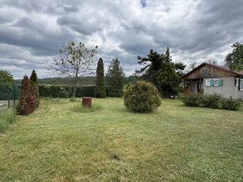 Prodej pozemku 1245 m², Praha 5 - Lipence