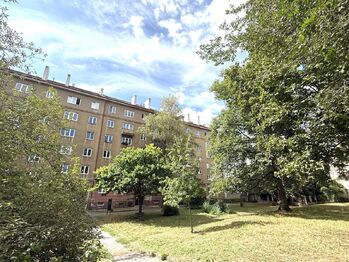 Pronájem bytu 2+1 v osobním vlastnictví 70 m², Praha 10 - Vršovice