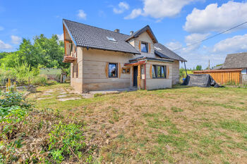 Prodej domu 136 m², Lužany