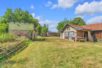 Prodej domu 136 m², Lužany