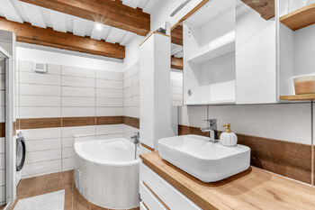 Prodej domu 136 m², Lužany