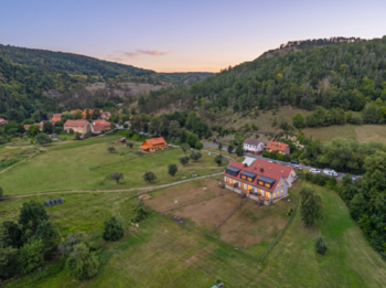 Exteriér dron - Prodej domu 144 m², Beroun