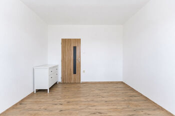 1. pokoj - Prodej bytu 3+1 v osobním vlastnictví 77 m², Nížkovice