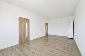 2. pokoj - Prodej bytu 3+1 v osobním vlastnictví 77 m², Nížkovice