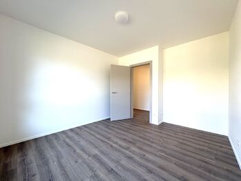 2. pokoj - Pronájem bytu 2+kk v družstevním vlastnictví 48 m², Praha 9 - Černý Most