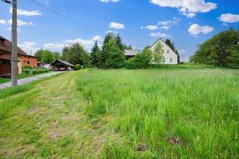Příjezd k pozemkům - Prodej pozemku 740 m², Lánov
