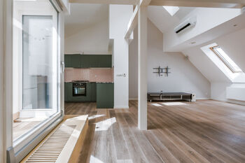 OBÝVACÍ POKOJ + KK - Prodej bytu 3+kk v osobním vlastnictví 144 m², Praha 3 - Žižkov