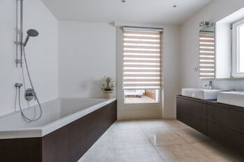 KOUPELNA S VANOU - Prodej bytu 3+kk v osobním vlastnictví 144 m², Praha 3 - Žižkov
