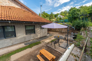 Dvorek - Prodej domu 78 m², Vinaře