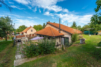 Místo pro záhony - Prodej domu 78 m², Vinaře