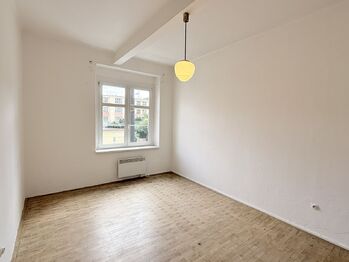 Pokoj - Prodej bytu 2+kk v osobním vlastnictví 38 m², Praha 4 - Michle