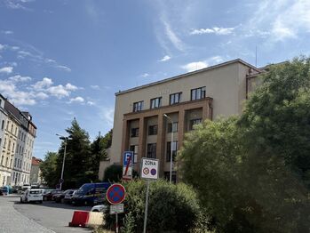 Okolí domu - Prodej bytu 2+kk v osobním vlastnictví 38 m², Praha 4 - Michle
