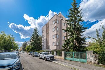 Prodej bytu 2+kk v osobním vlastnictví 22 m², Praha 6 - Břevnov