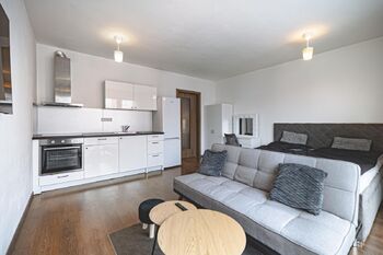 Pronájem bytu 1+kk v osobním vlastnictví 2493 m², Praha 5 - Stodůlky