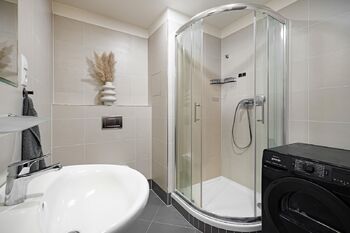 Pronájem bytu 1+kk v osobním vlastnictví 2493 m², Praha 5 - Stodůlky