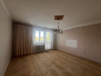 obývací pokoj - Prodej bytu 3+1 v osobním vlastnictví 74 m², Chrudim