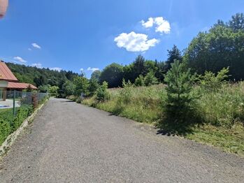 Prodej pozemku 1000 m², Březí