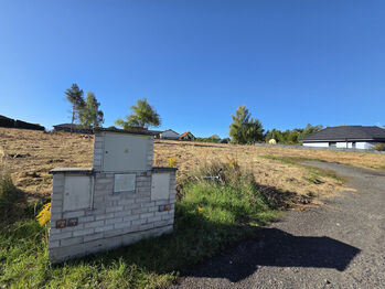 Prodej pozemku 1000 m², Březí