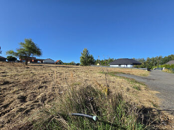 Prodej pozemku 1000 m², Březí
