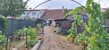 Pohled na dům ze zahrady - Prodej domu 81 m², Pustiměř