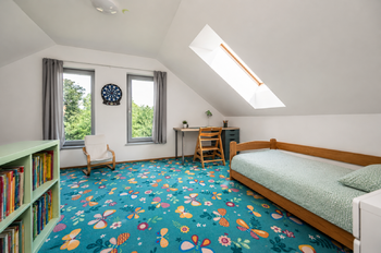 1. pokoj v 1. patře - Prodej domu 137 m², Koněprusy