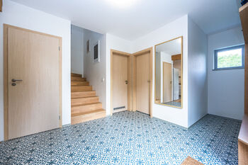 Předsíň - Prodej domu 137 m², Koněprusy