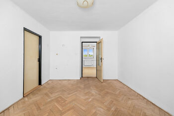 Obývací pokoj - Prodej bytu 2+1 v osobním vlastnictví 60 m², Netolice