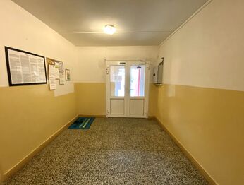 Prodej bytu 1+kk v osobním vlastnictví 27 m², Praha 5 - Radlice