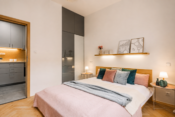 Prodej bytu 2+kk v osobním vlastnictví 47 m², Praha 7 - Holešovice